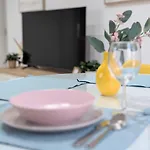 Апартаменты Elegant Sea View Near & Train