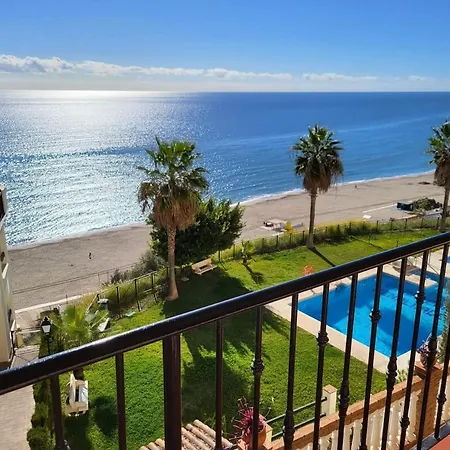 Elegant Sea View Near & Train Lejlighed
